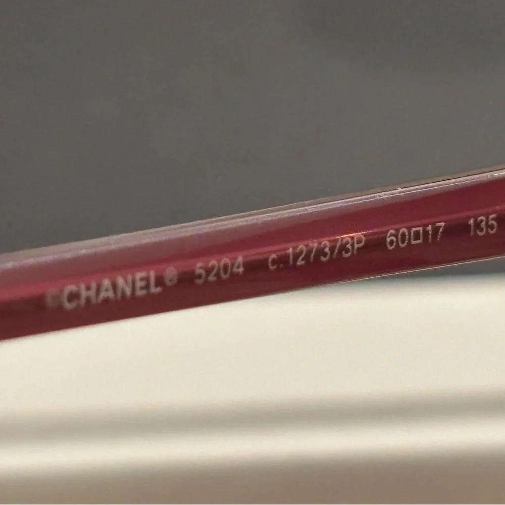 CHANEL Rose-Tinted Sunglasses - Picture 6 of 6